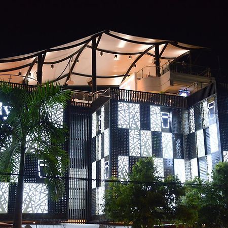 Ned Kelly Hotel & Irish Pub Μανταλέι Εξωτερικό φωτογραφία