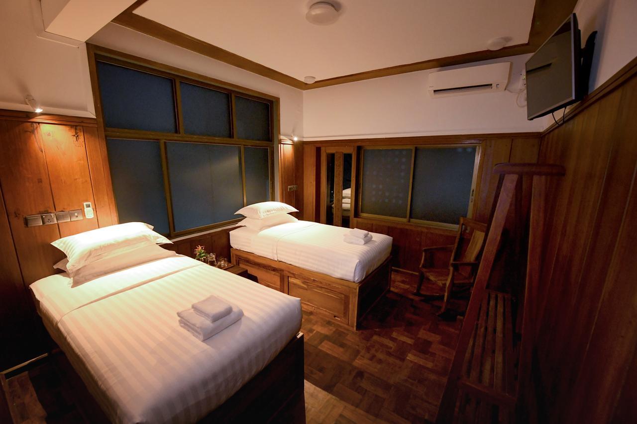 Ned Kelly Hotel & Irish Pub Μανταλέι Εξωτερικό φωτογραφία