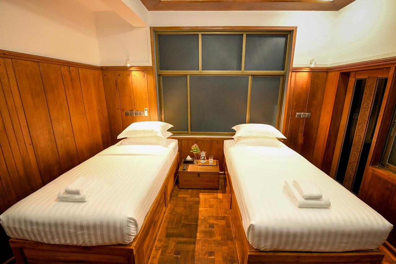 Ned Kelly Hotel & Irish Pub Μανταλέι Εξωτερικό φωτογραφία