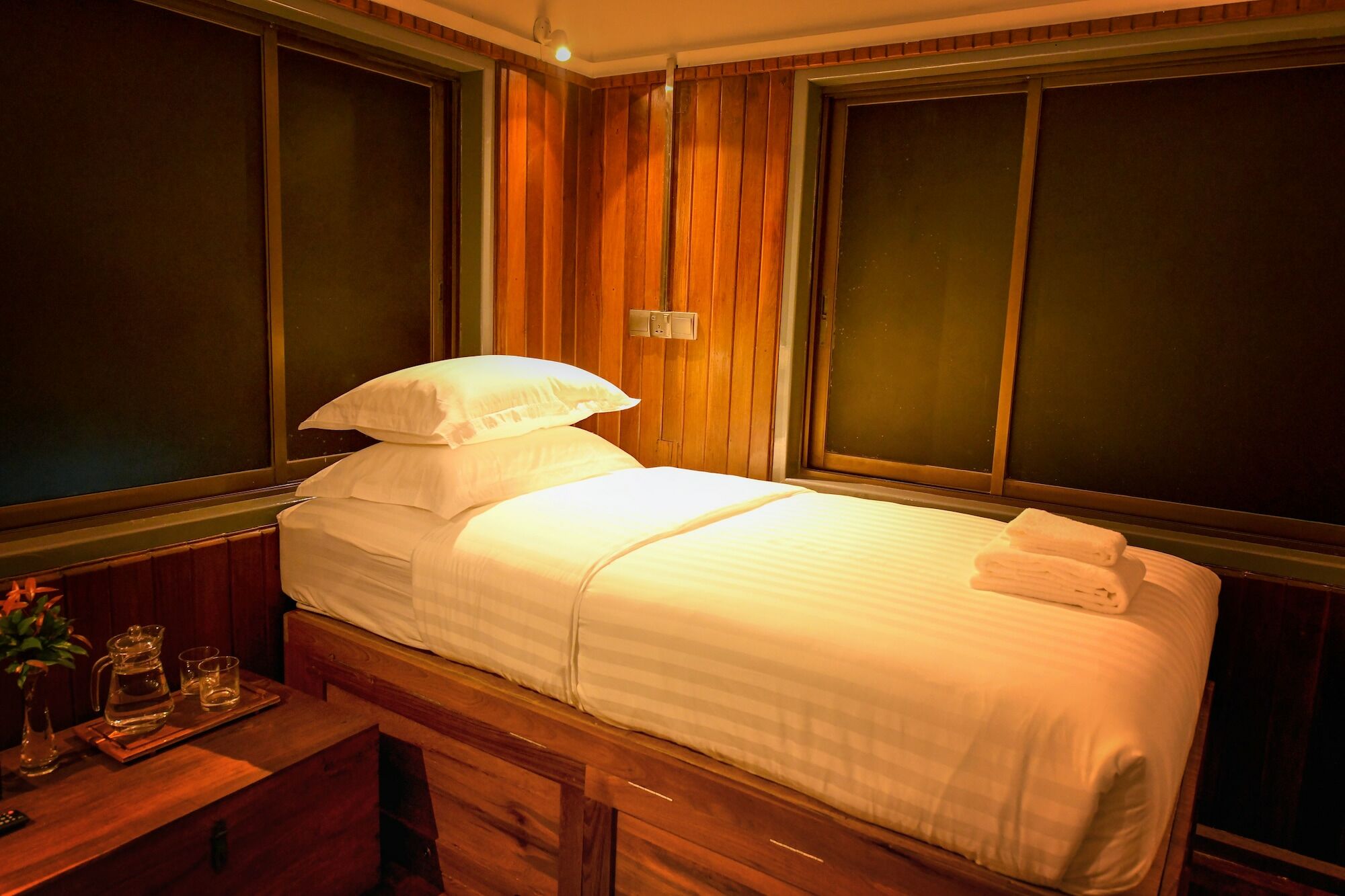 Ned Kelly Hotel & Irish Pub Μανταλέι Εξωτερικό φωτογραφία